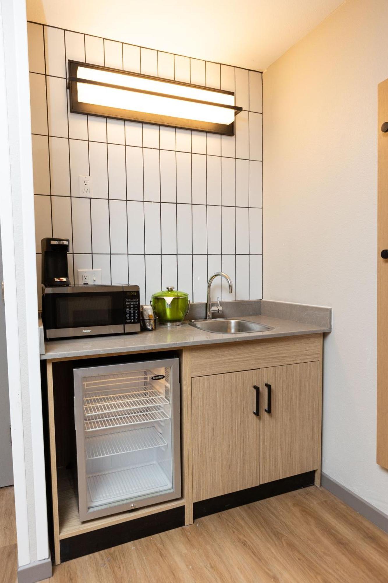 Hyatt Place Atlanta Alpharetta North Point Mall Bagian luar foto