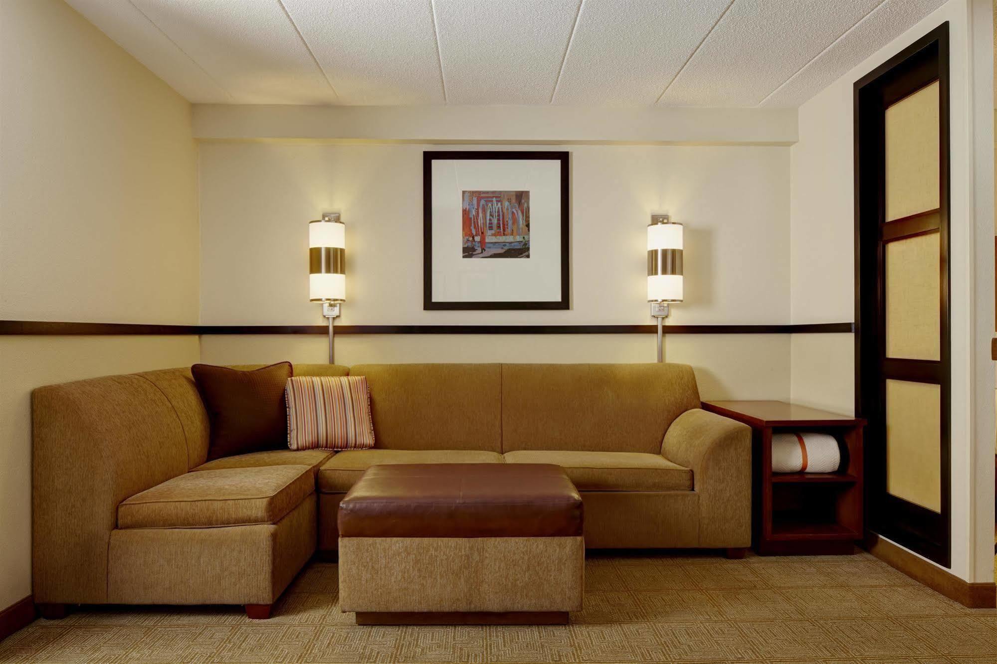 Hyatt Place Atlanta Alpharetta North Point Mall Bagian luar foto