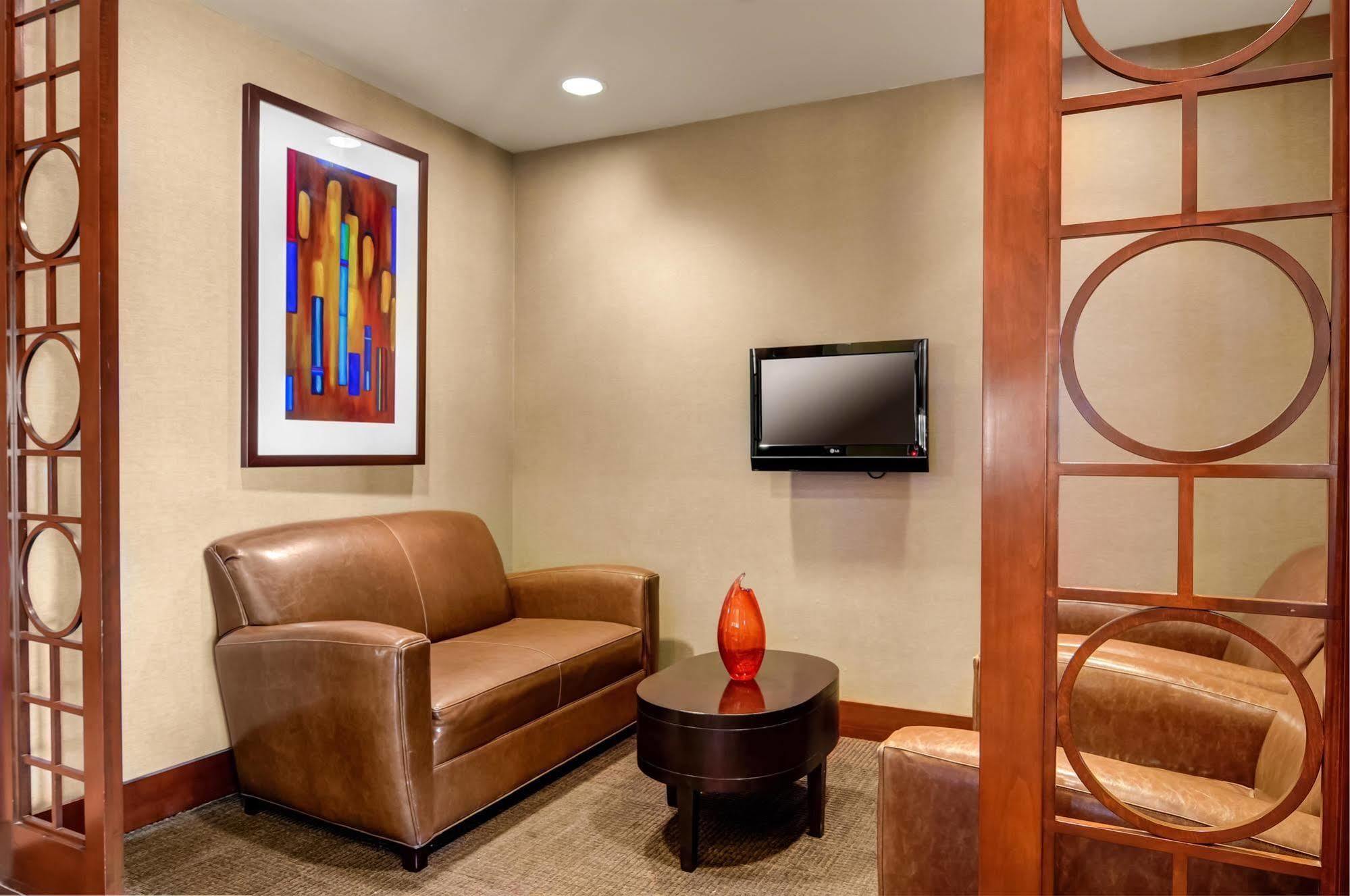 Hyatt Place Atlanta Alpharetta North Point Mall Bagian luar foto