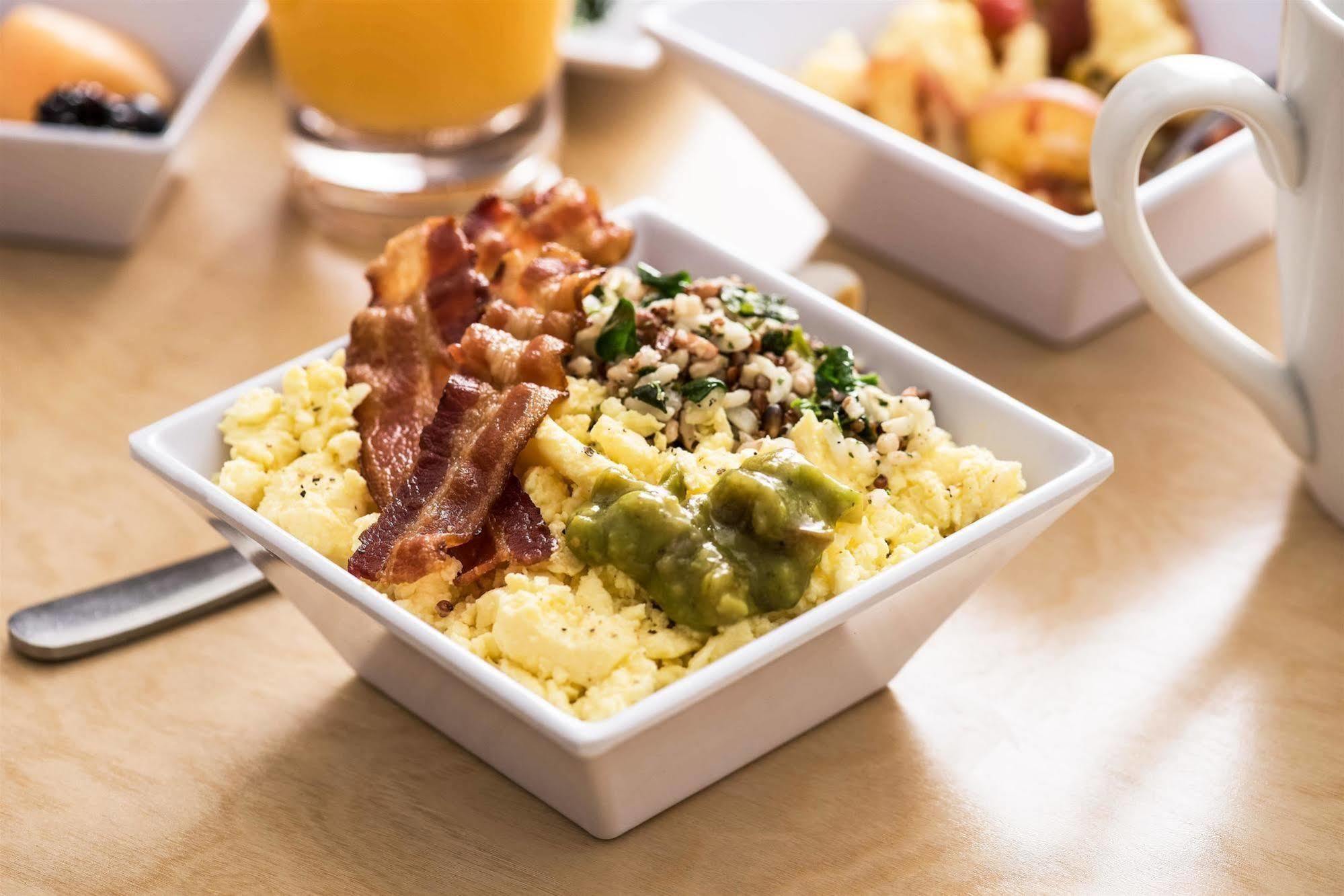 Hyatt Place Atlanta Alpharetta North Point Mall Bagian luar foto