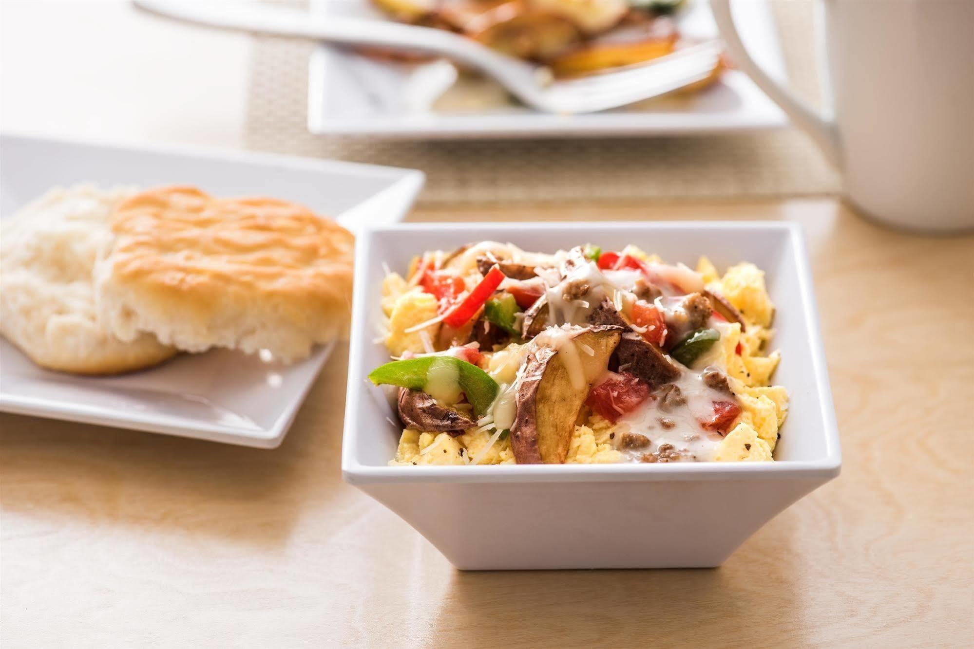 Hyatt Place Atlanta Alpharetta North Point Mall Bagian luar foto