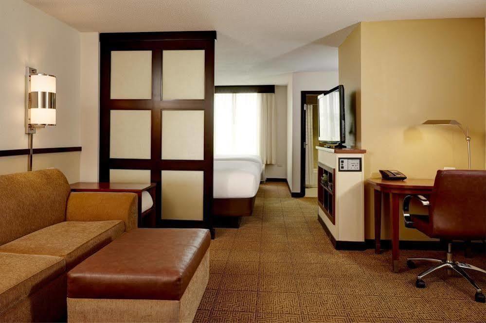 Hyatt Place Atlanta Alpharetta North Point Mall Bagian luar foto