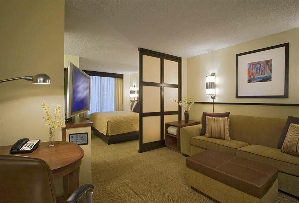 Hyatt Place Atlanta Alpharetta North Point Mall Bagian luar foto